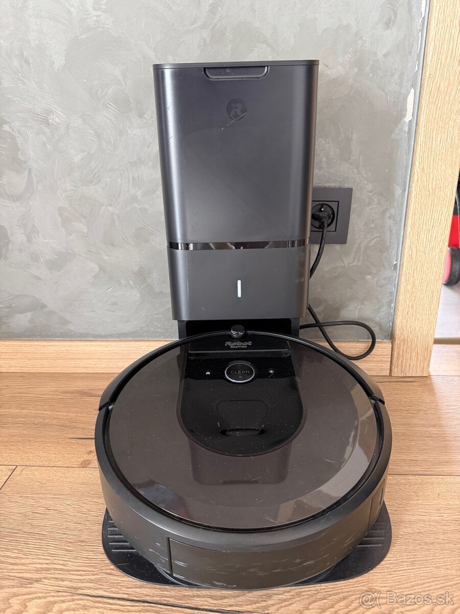 Predam iRobot ROOMBA i7