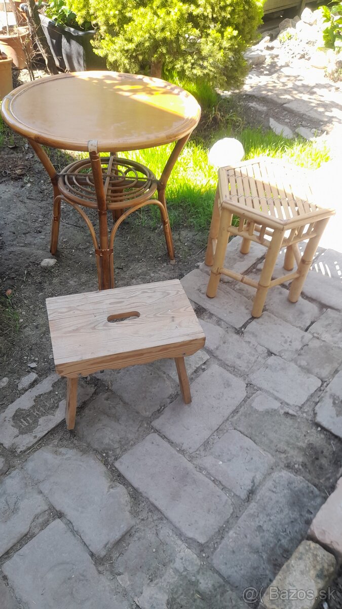 Bambusový stolík-30eur, bambusový stolček 20eur, šamrlík 8eu