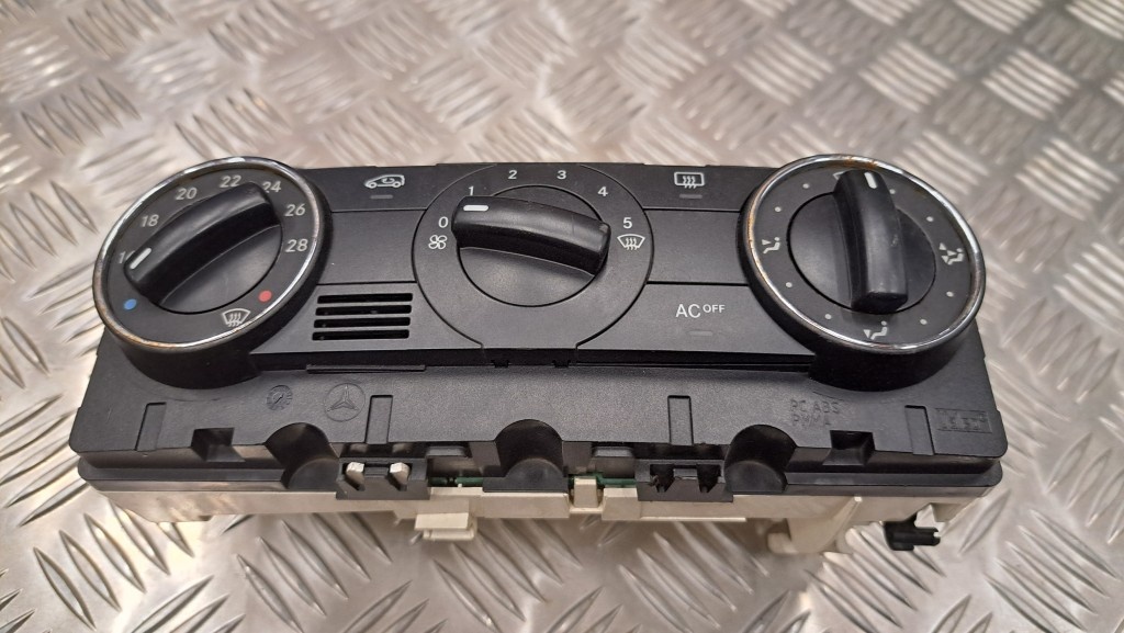 Panel klímy - MERCEDES A169