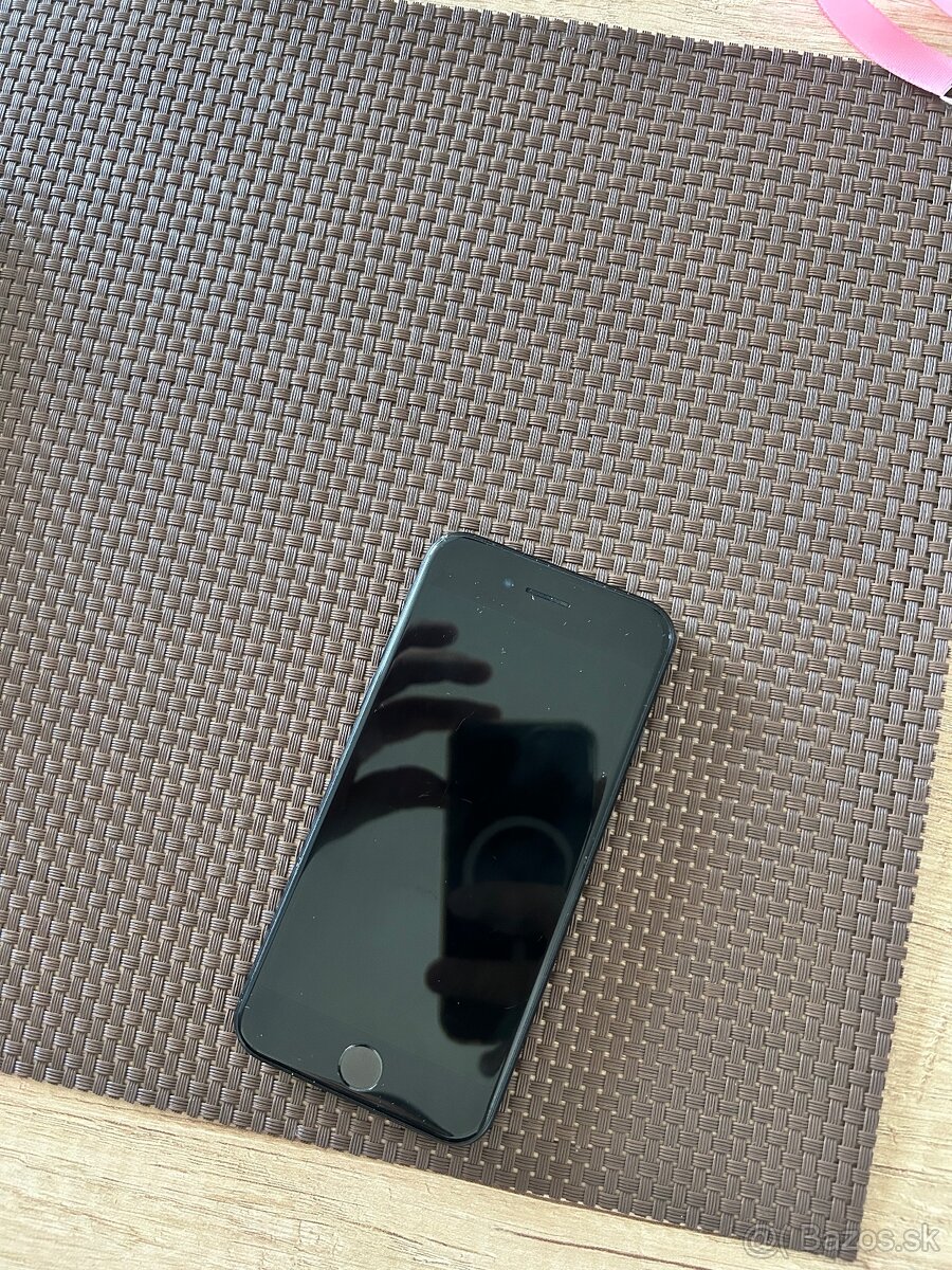 iPhone SE 64GB