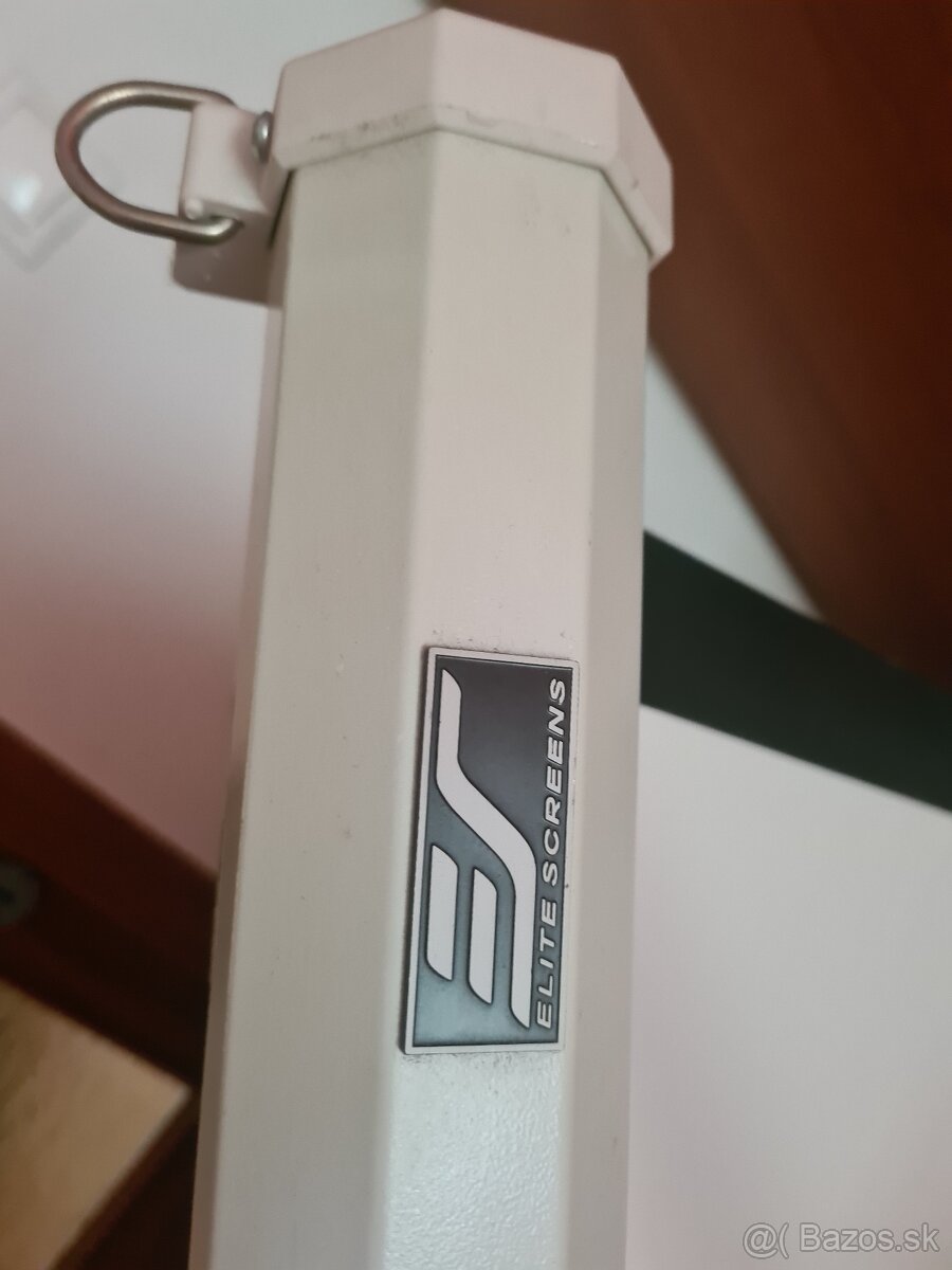 Predám premietacie plátno