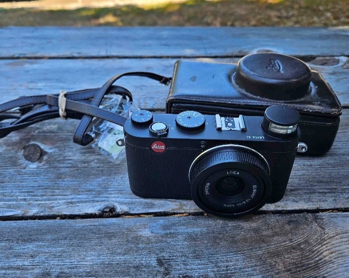 Leica X1