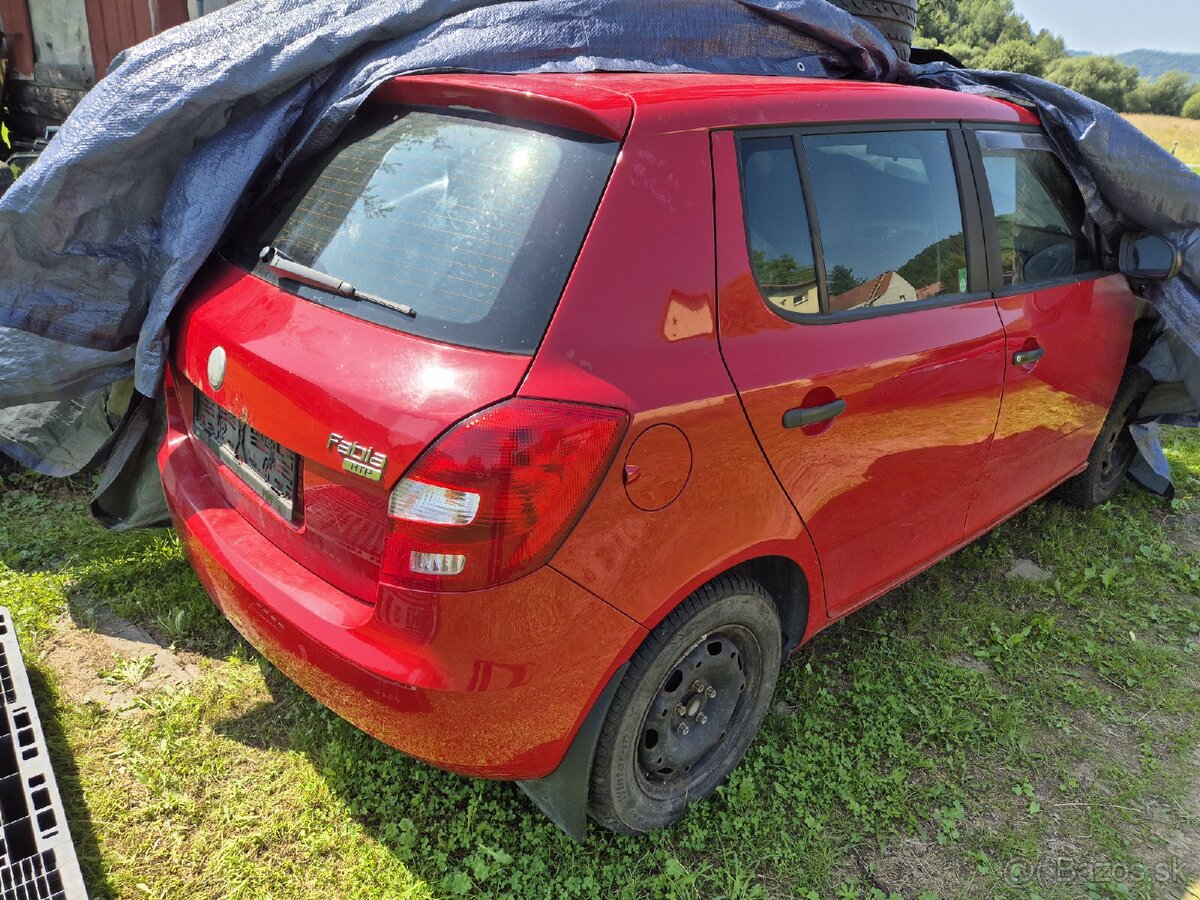 Fabia 2 rozpredám HOLOMOTOR PREDANÝ