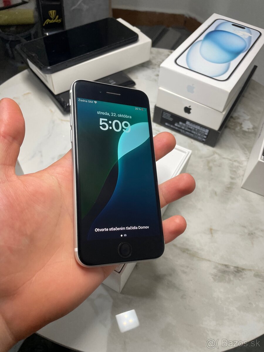 iPhone SE 2022 64GB