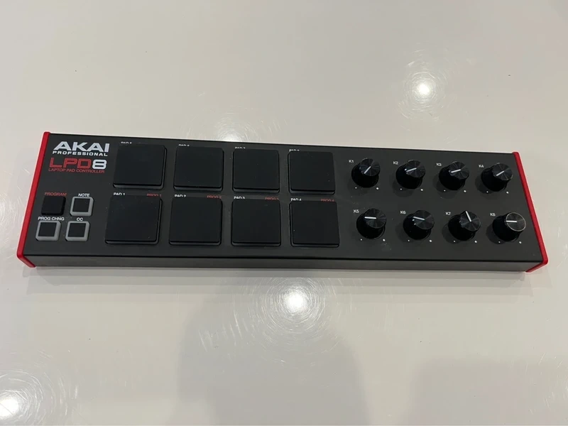 AKAI LPD8 MK2 - NOVÝ