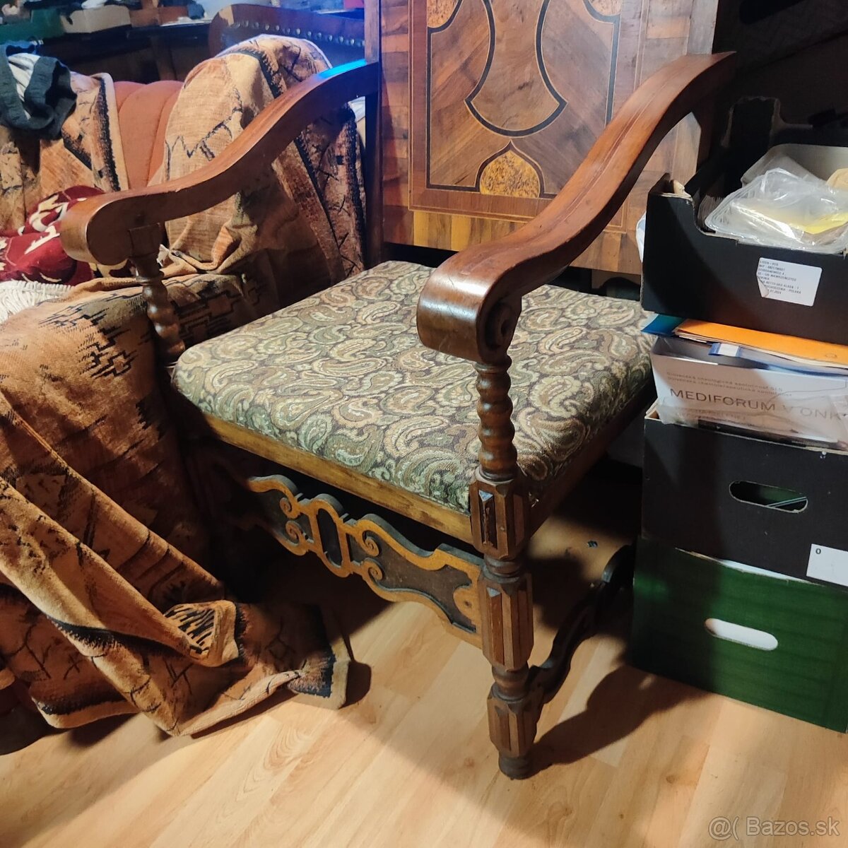 Starožitne kreslo
