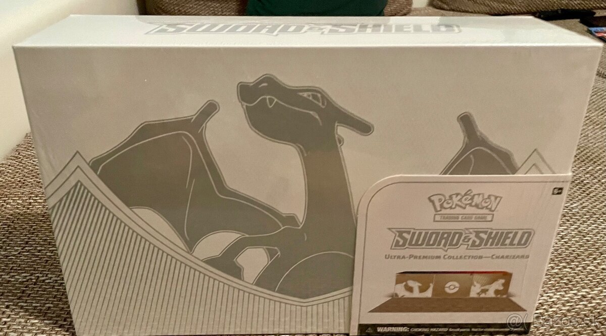 Charizard ultra premium collection