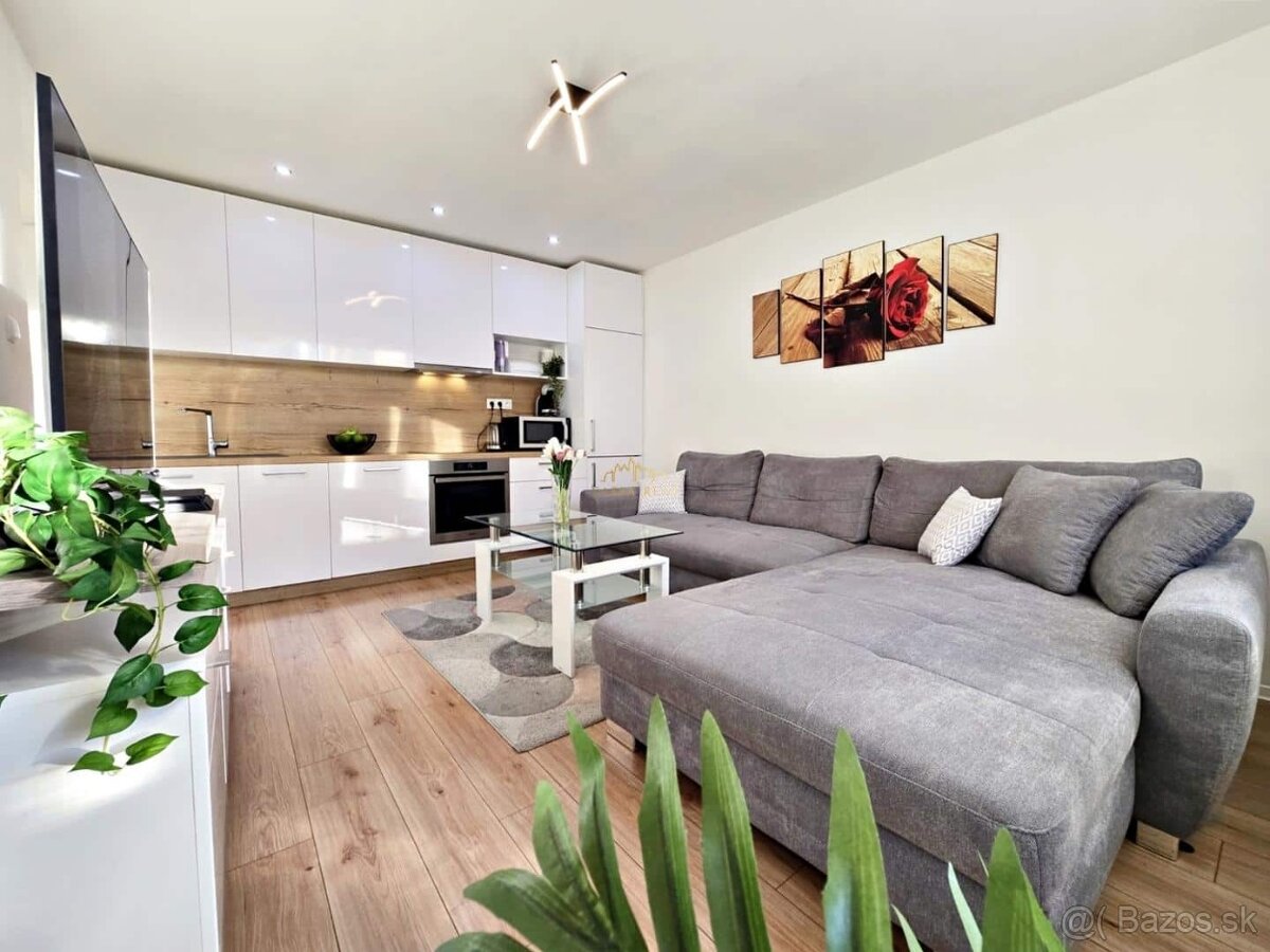 Moderný 2,5-izb byt 50m² + Loggia, CENTRUM-JUH, Južná trieda