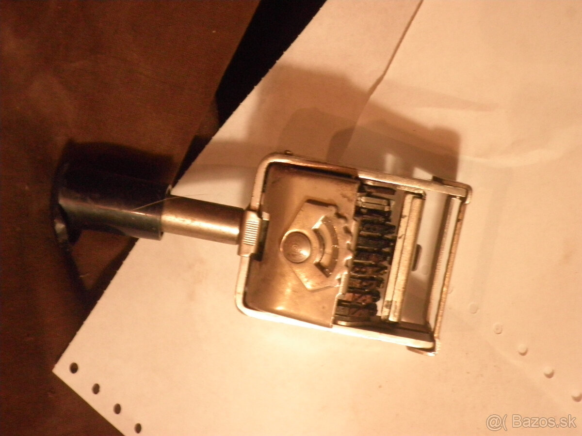 Predám staré kancelárske veci