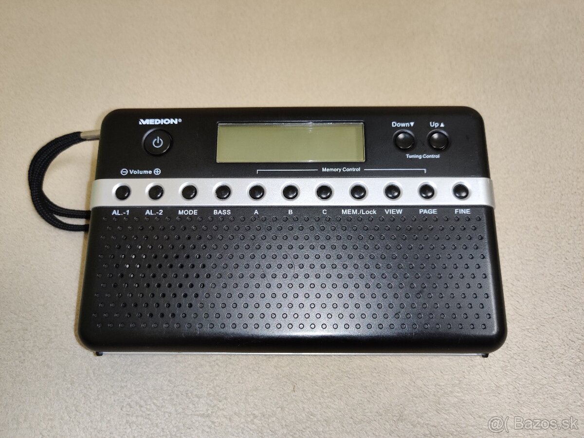 Predám staršie rádio Medion aj na prípojku 6V.