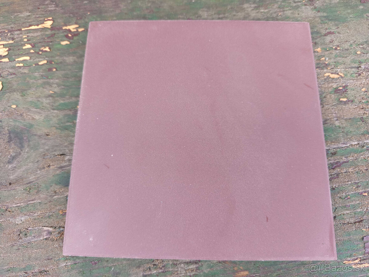 staré hnedé retro obkladačky