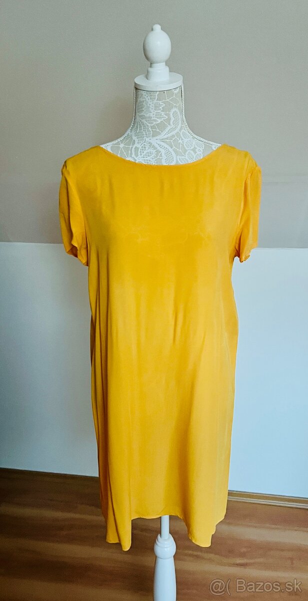 Žlté šaty, Calliope, M