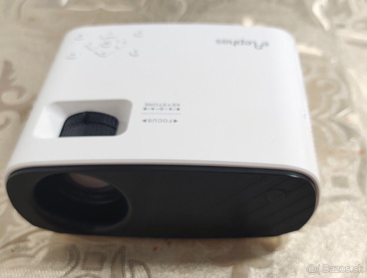 FullHD LED prenosný projektor