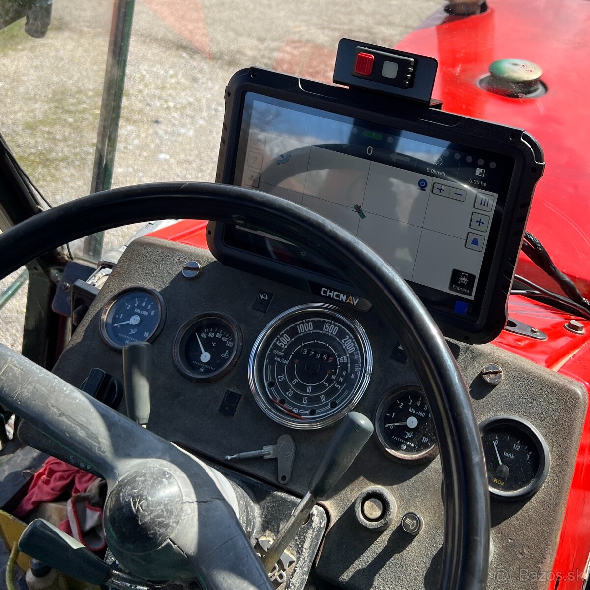 Navádzanie do traktora CHCNAV Guide 10