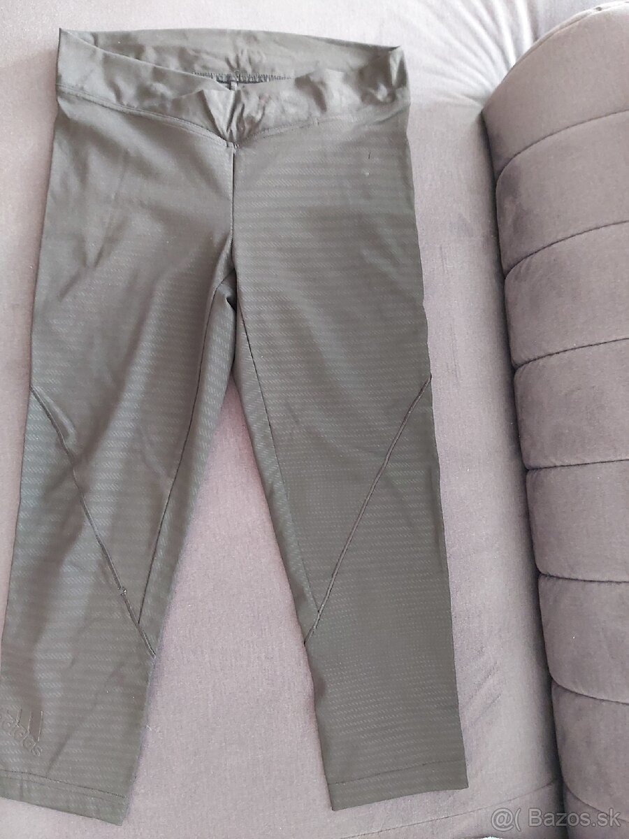 Damske tristvrtove Adidas vel.S