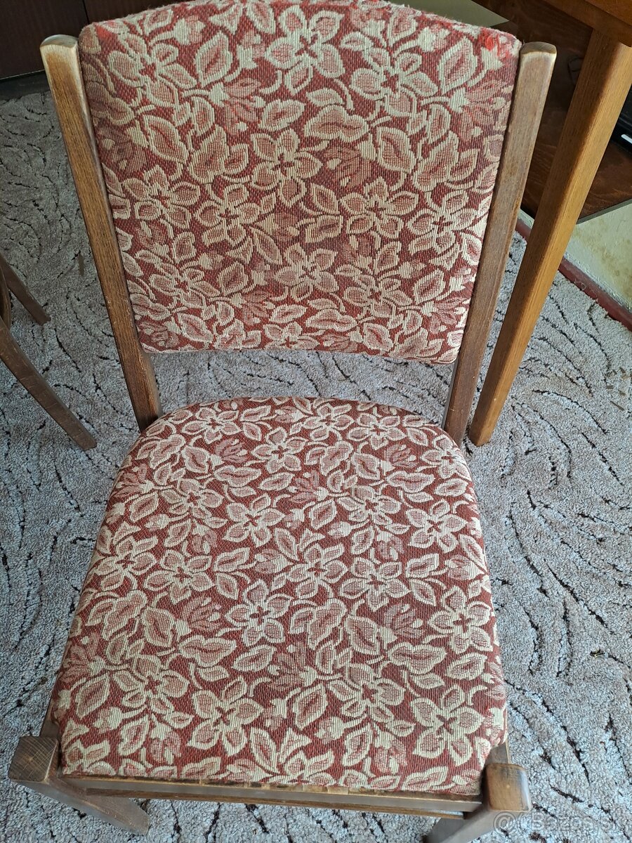 Lacno predám čalúnené stoličky