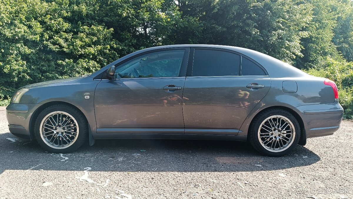 Toyota Avensis T25 85kw D4D 2004