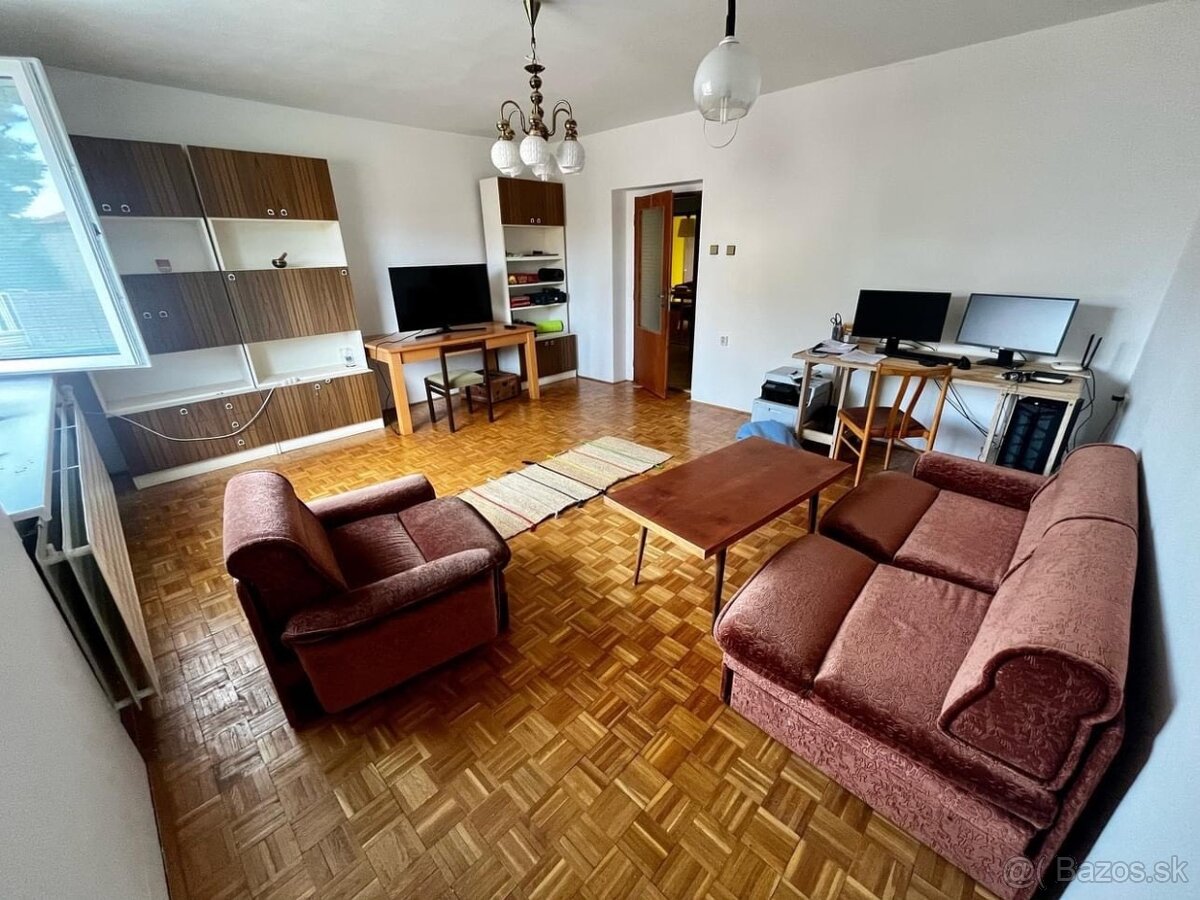 Nepriechodná izba v dome