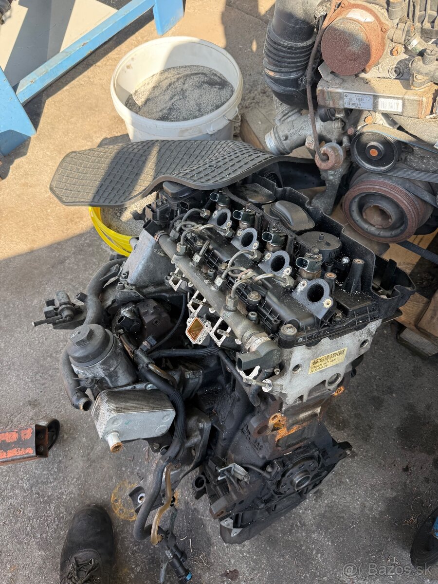 BMW motor poskodeny