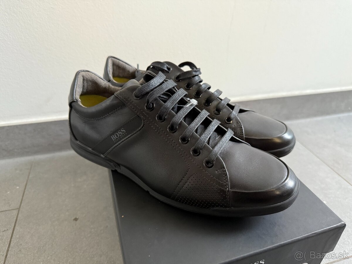 Hugo Boss boty 41 ( Nova cena 200 eur )