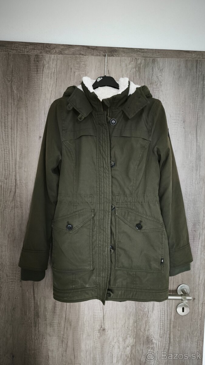 Zimná khaki bunda - parka s kožušinou Hollister