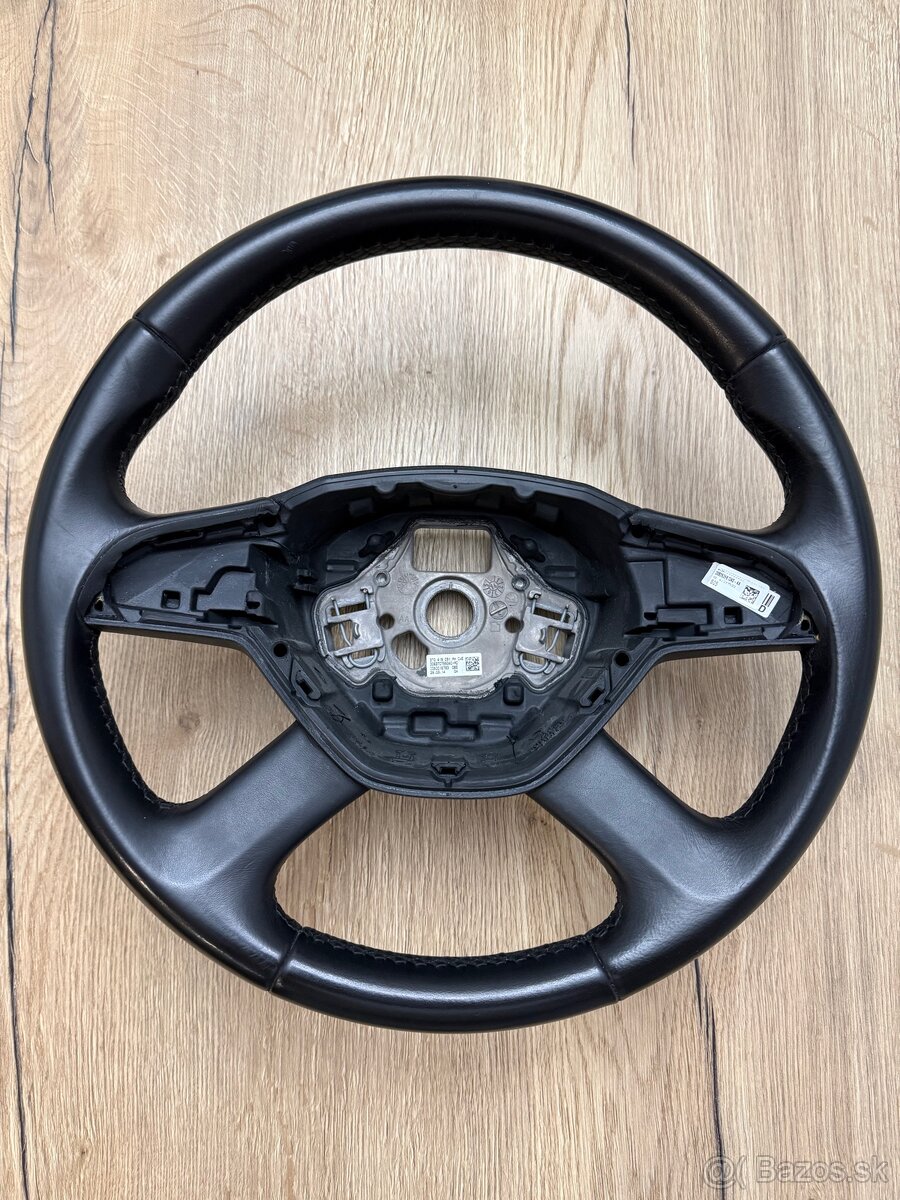 Predám 4 ramenný multifunkčný volant Škoda -TOP-