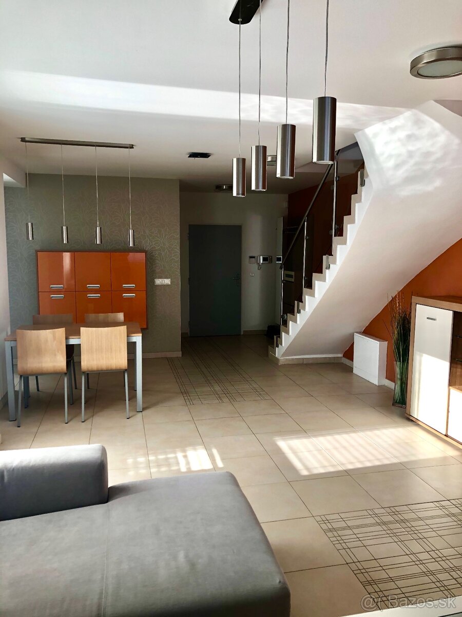 3 izbový mezonet s terasou a 2 parkovacími miestami