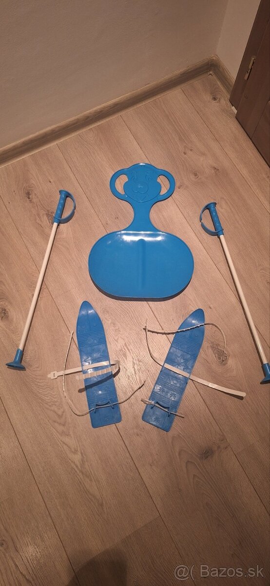 Detské plastové lyže a klzák