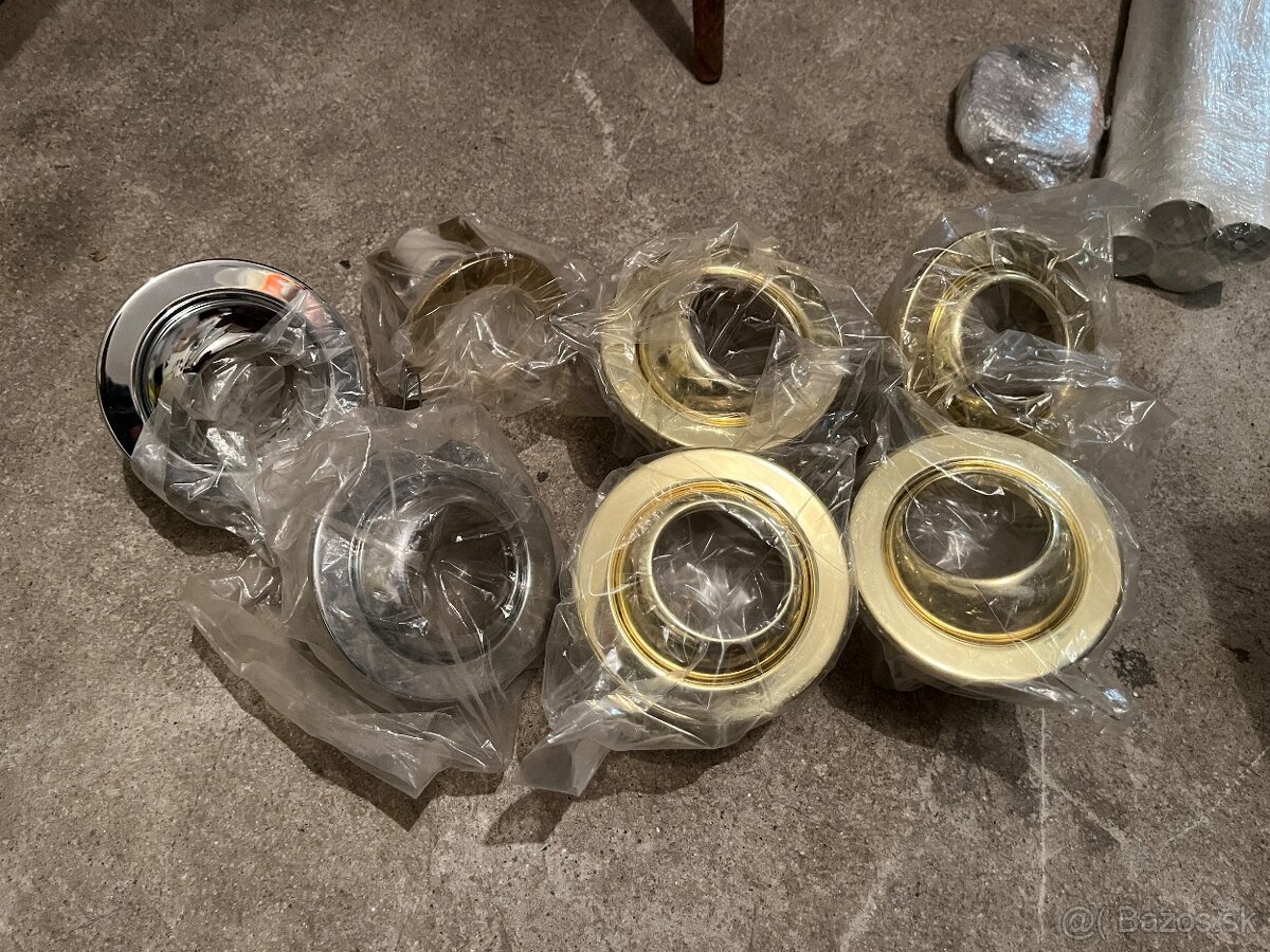 zapustené stropné svietidlá (podhľadové svetlá) - nepoužité