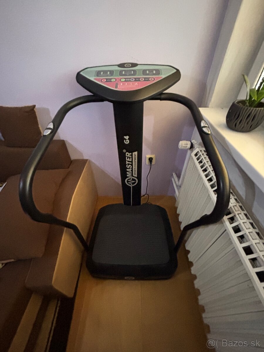 Master G4 sports equipment. Výbračný stroj