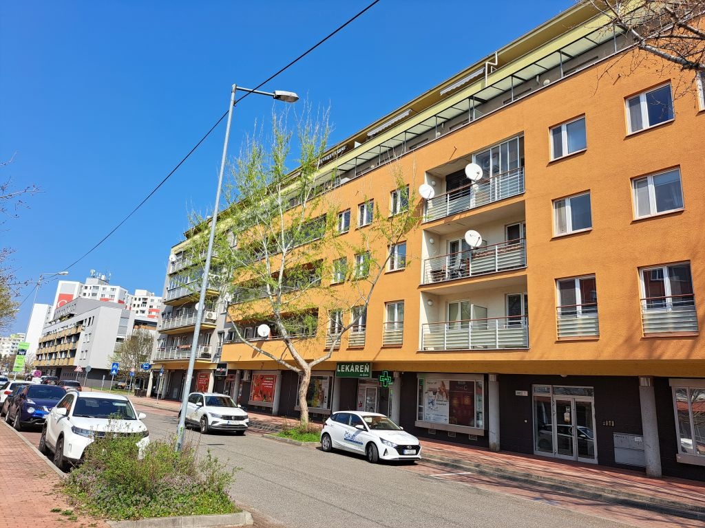 Prenájom 2i zar. bytu s terasou, Záporožská ul., Petržalka