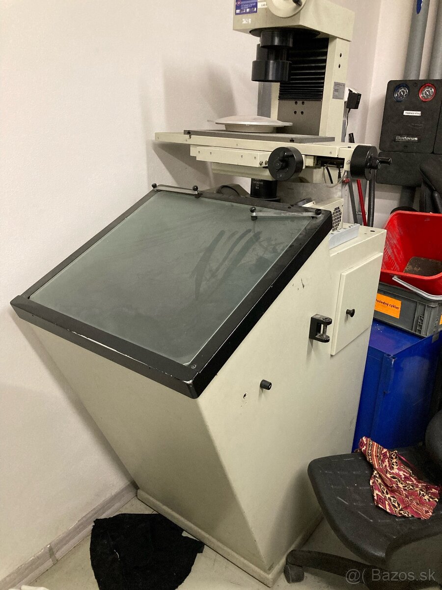 Predám 2d projektor