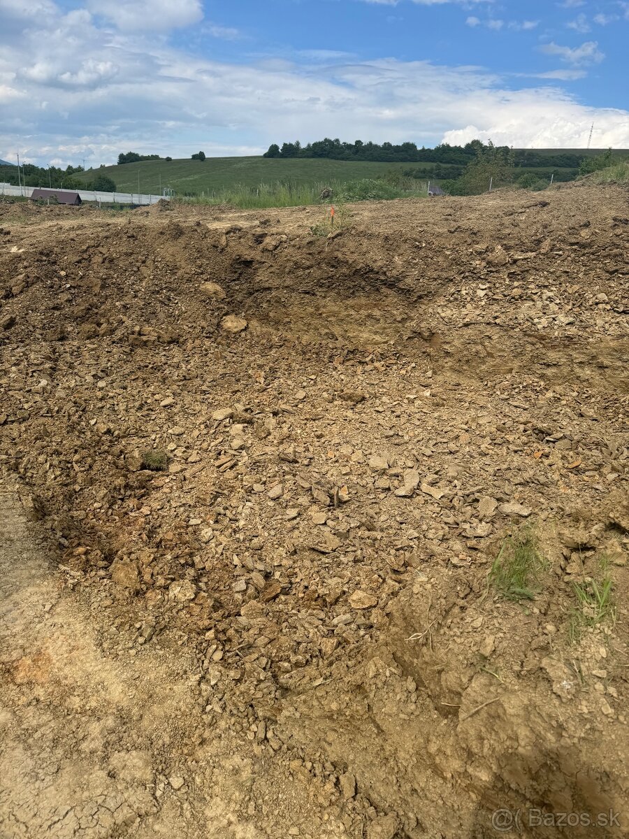 Darujem zasypovu zeminu/hlinu za odvoz
