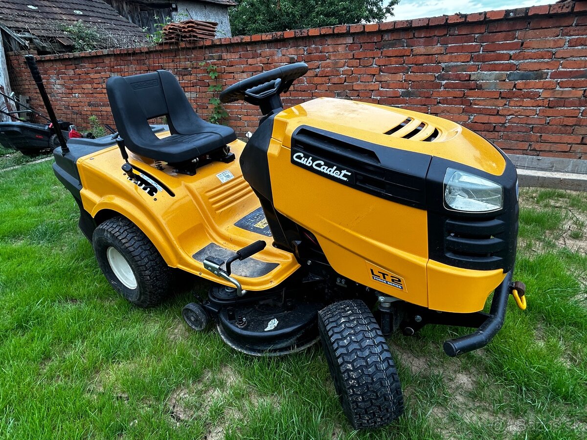 Cub cadet lt2