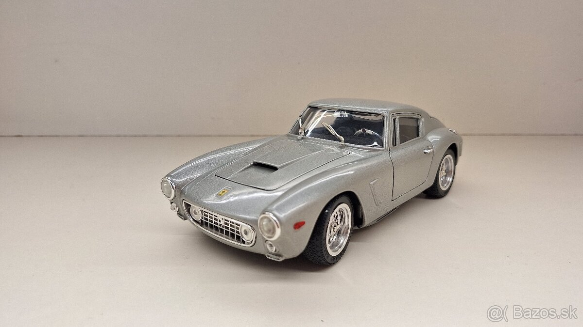 1:18 FERRARI 250GT BERLINETTA