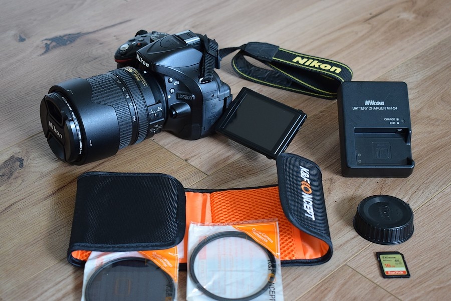 Nikon d5200 s VR objektivom 18 - 140 AF-s