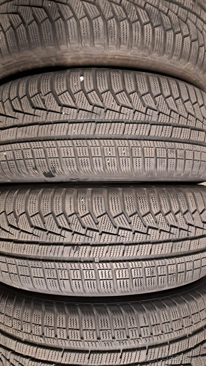 Predám 4ks jazdené zimné 225/60r17-99H Hankook