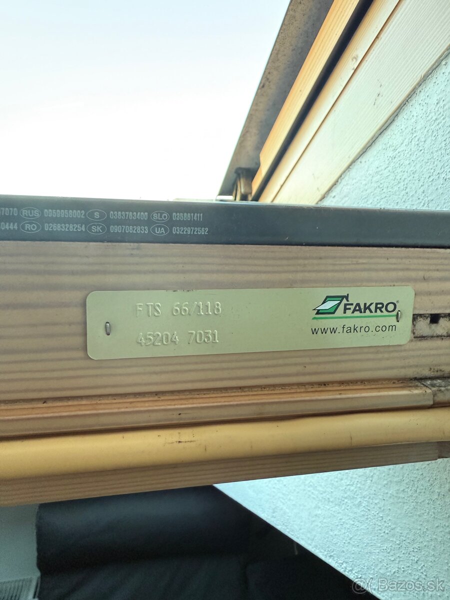 Strešné okná FAKRO 66x 118