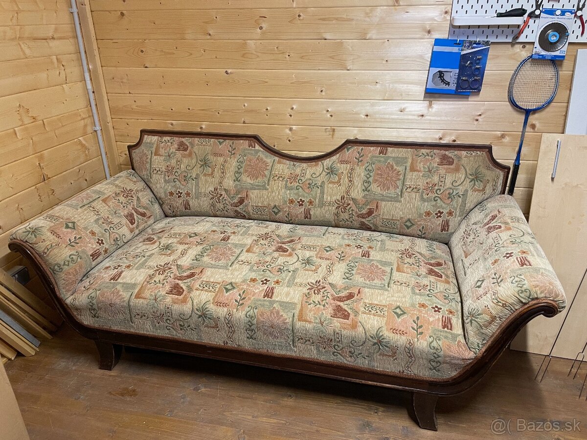 Predám veľkú starodávnu sofu v top stave