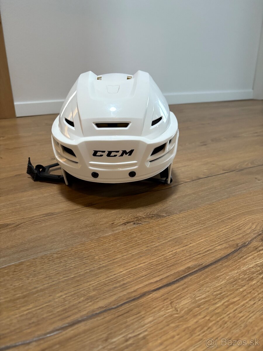 Prilba CCM Tacks 210 vel. L