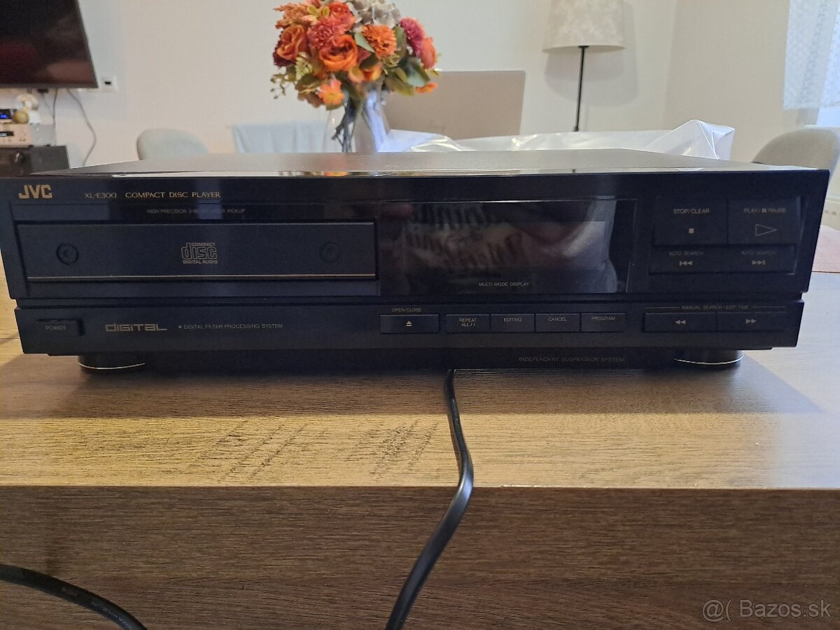 CD prehrávač JVC XL-E300