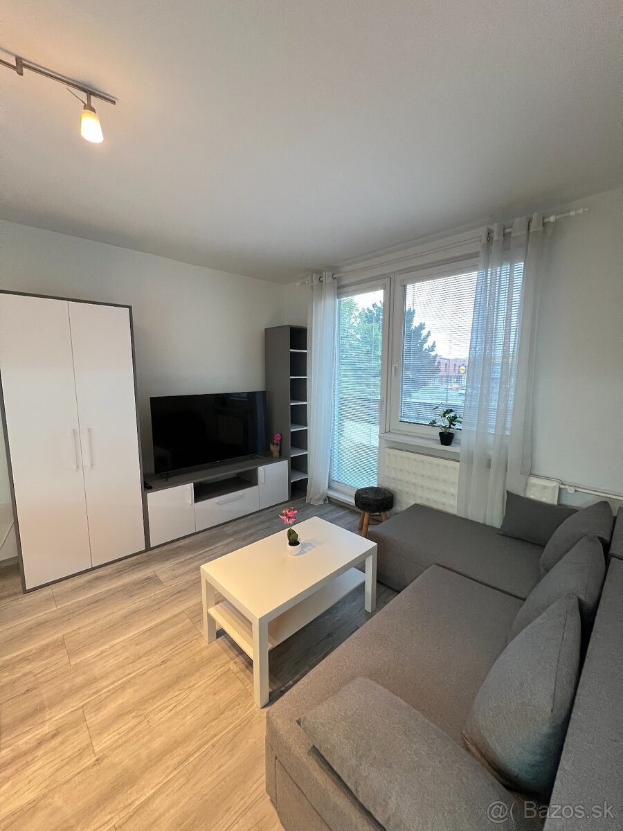 Prenájom útulného 2-izbového bytu v centre Zlatých Moraviec