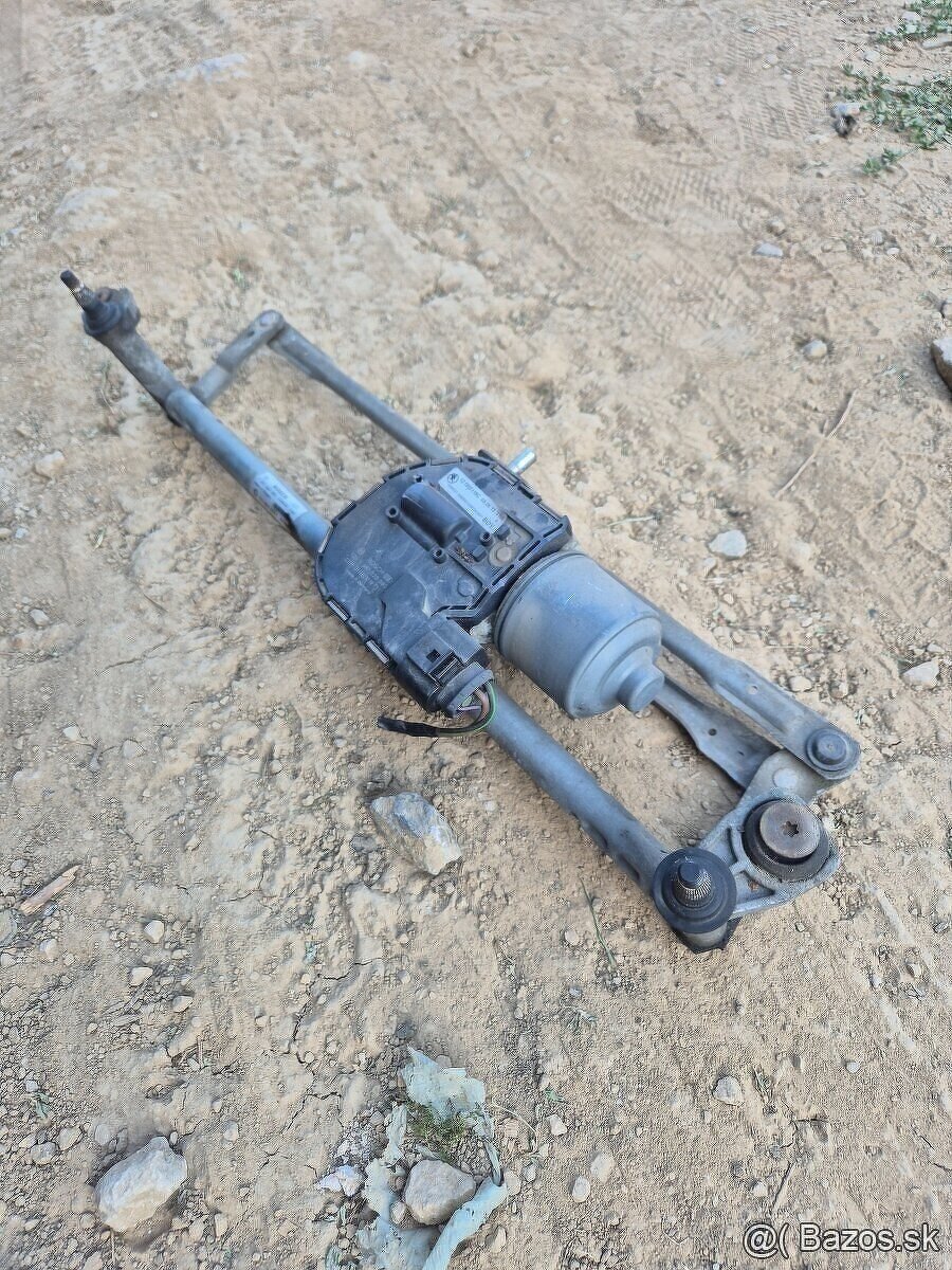 Predám mechanizmus predných stieračov pre Škoda Octavia II 2