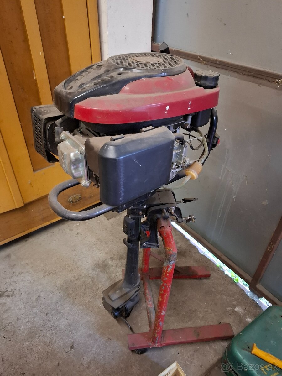 Závesný lodný motor