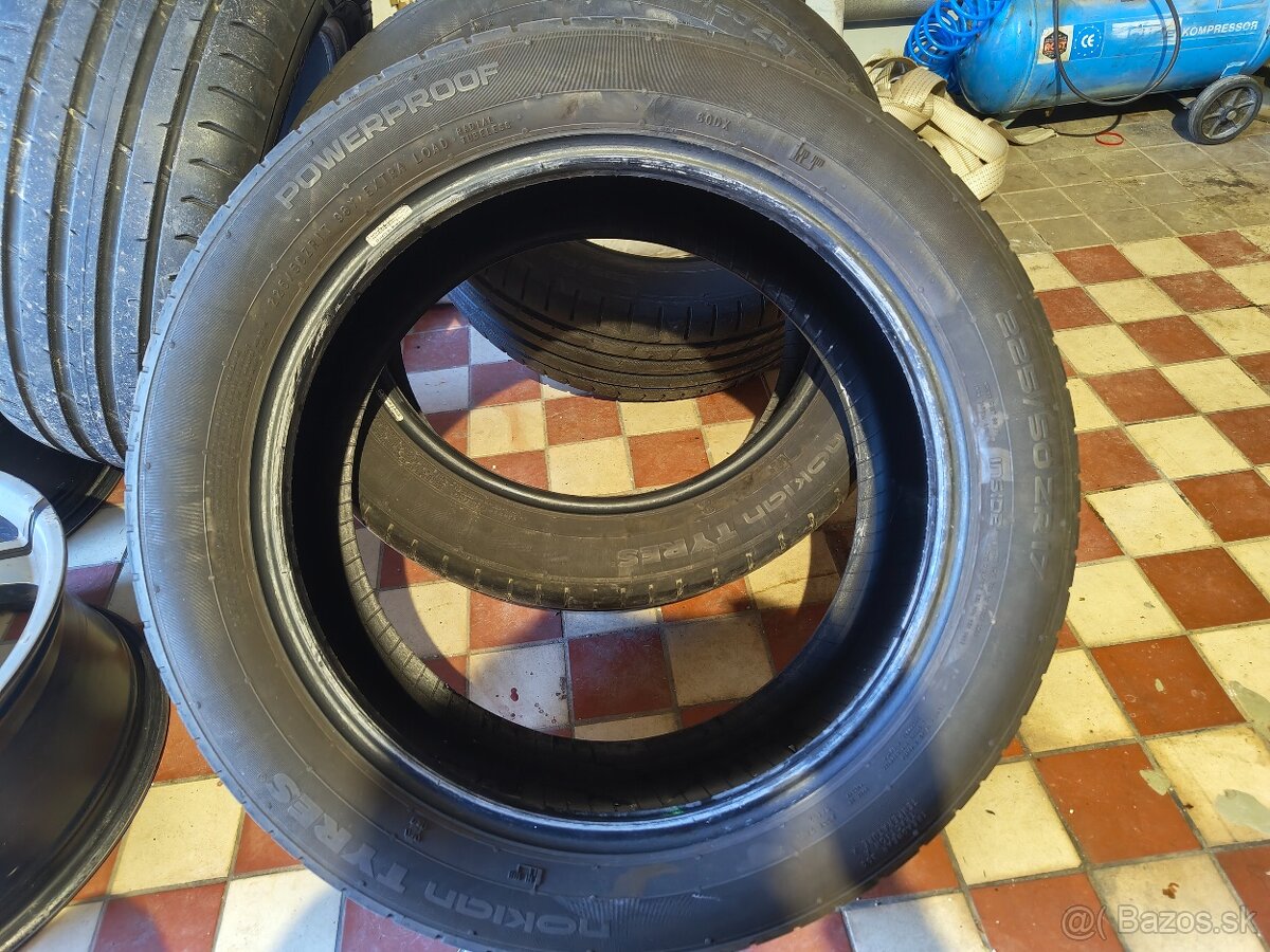Nokian powerproof R17 225/50 ZR17