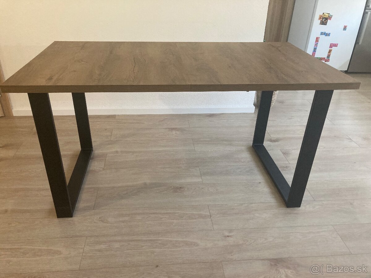 Predam nový jedálenský rozkladací stôl - len zložený