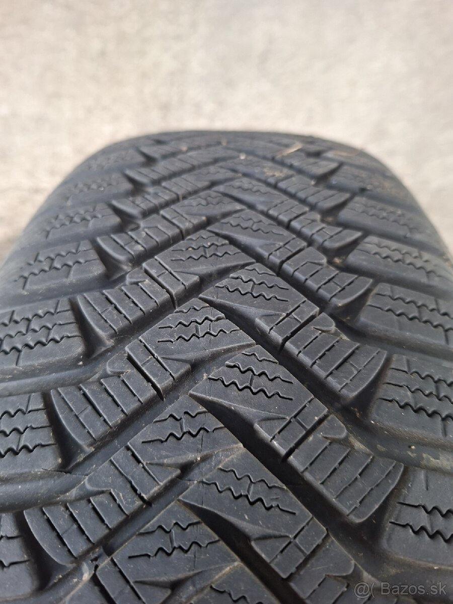 Zimne pneu Laufen 195/60R15