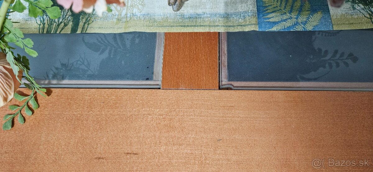 Konferenčný stolík