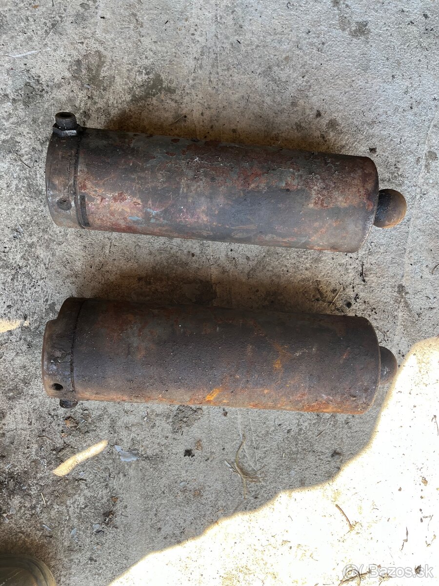 Hydraulické piesty na vlecku 5t