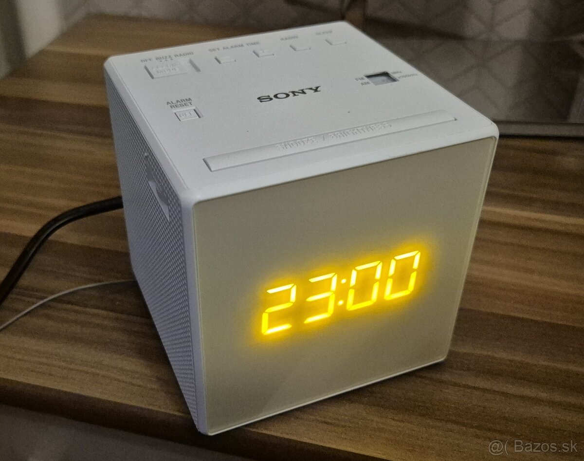 Rádiobudík Sony ICF-C1W